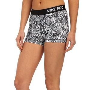 Nike Pro Women’s Snakeskin Spandex Black and White Size Small
